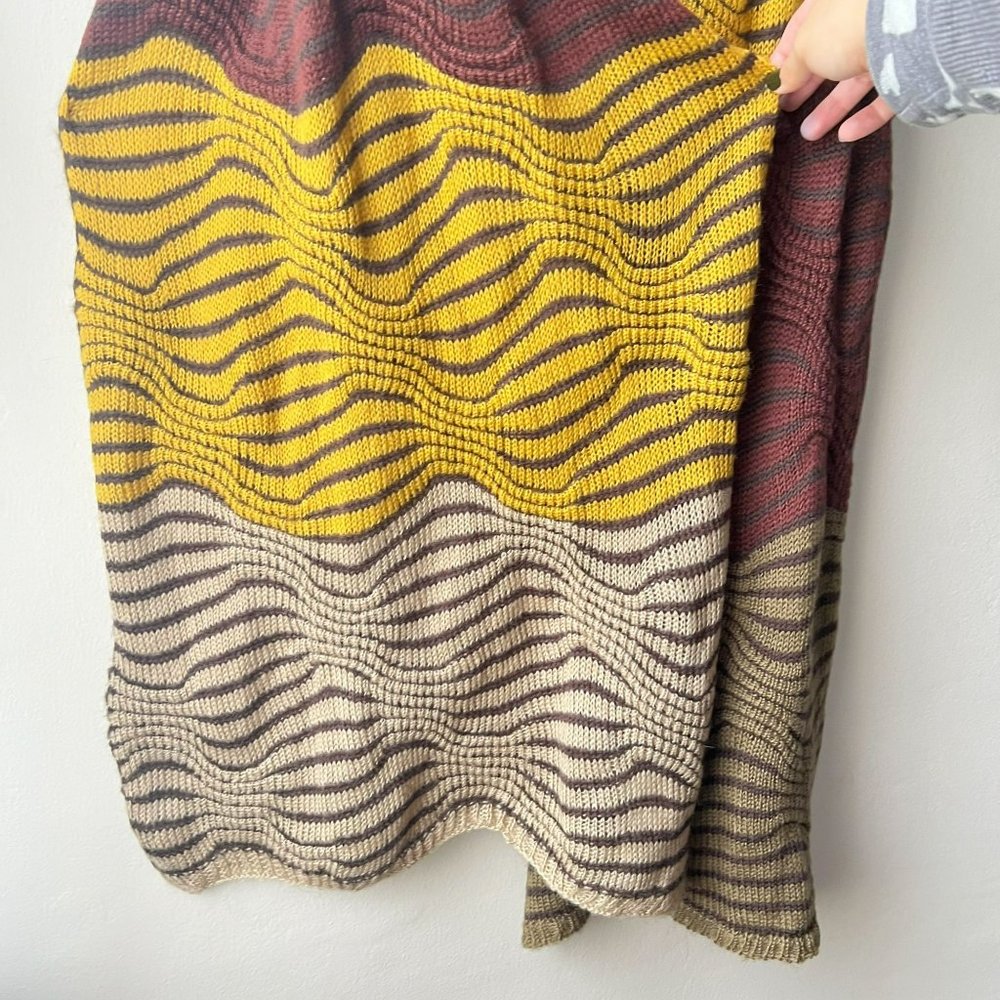 Essentials Multicolored Wave Scarf - Picture 4 of 8